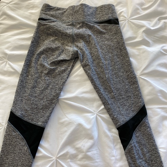 gray yoga leggings from PINK victoria’s secret - Picture 3 of 4